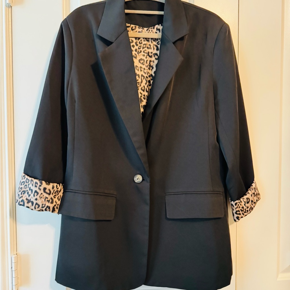 Classic Black Suit Jacket with leopard lining